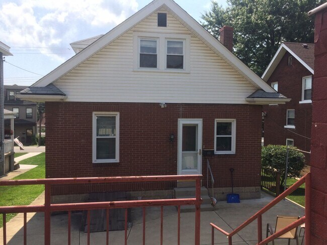 Building Photo - 2416 Mt Troy Rd