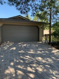 Building Photo - Beautiful Country Club Home