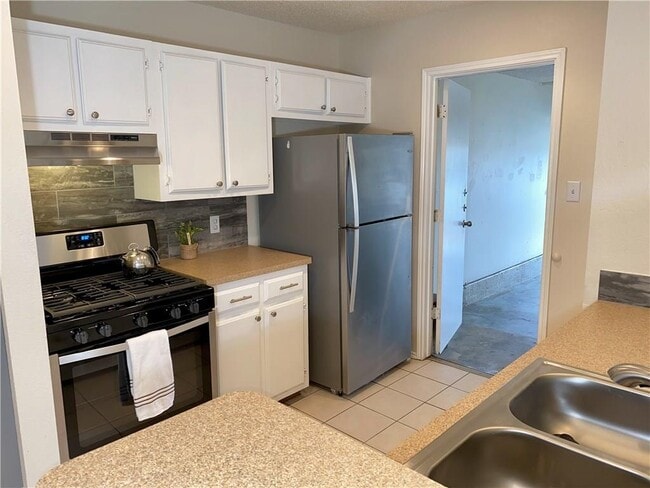 Building Photo - 1700 Rustlers Rd