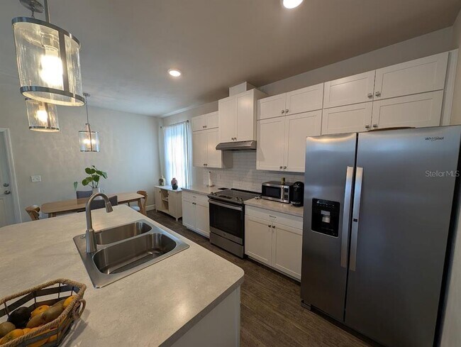 Building Photo - 1750 SW 246th Dr