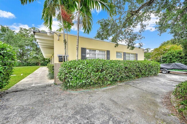 Building Photo - 2225 SW 62nd Ct