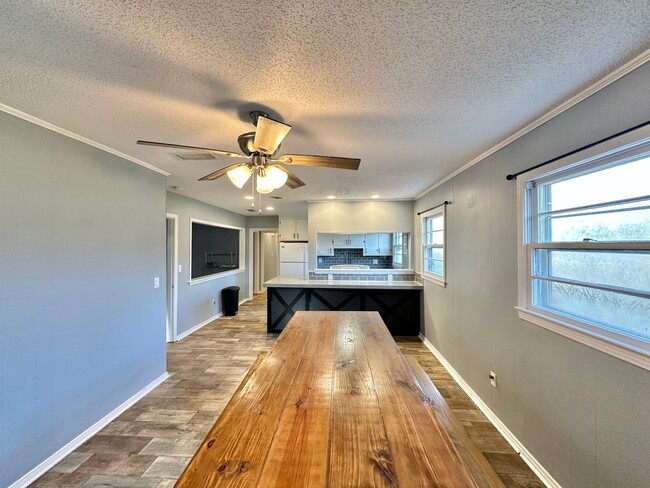 Building Photo - Charming 3-Bedroom Home in FWB!