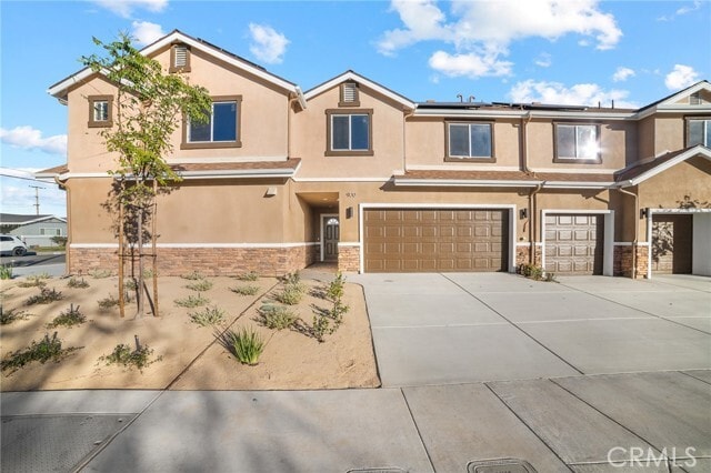 Building Photo - 900 S Hert St