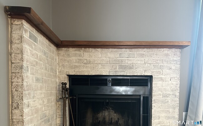 Building Photo - 256 Monticello Dr