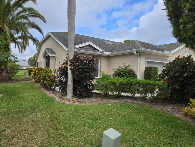 Building Photo - 4234 SE Home Way