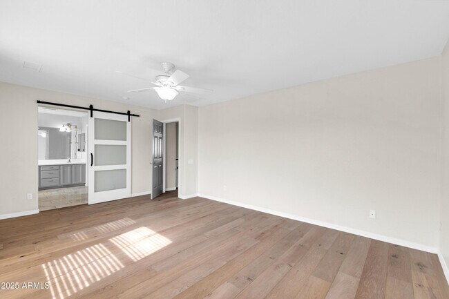 Building Photo - 2040 W Kathleen Rd