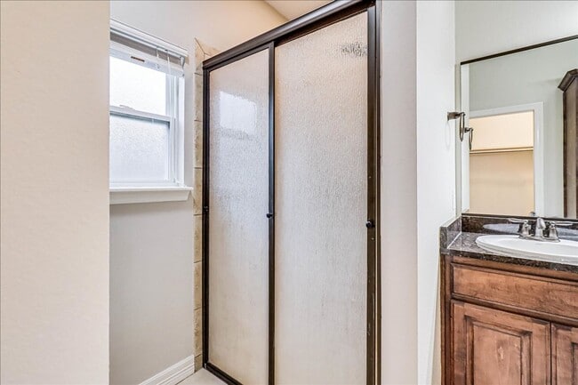 Building Photo - 2518 Date Palm Dr