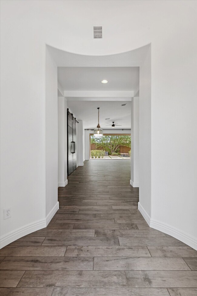 Building Photo - 4713 S Aileron Ln