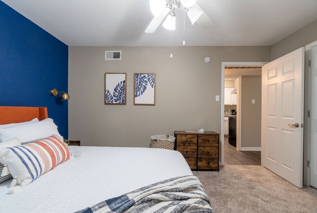 Building Photo - 10020 Regal Park Ln