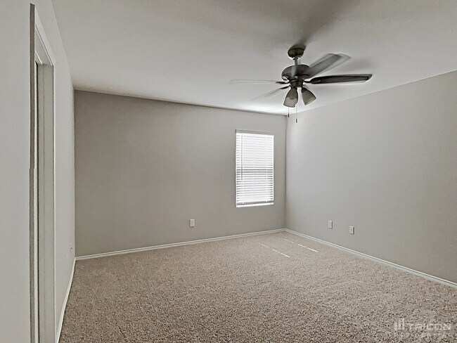 Building Photo - 747 Myrtle Ln