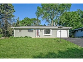 Building Photo - Classic, charming character *3Bd*2Bath*1 Den 1584 SqFt in New Hope Avail May 1!