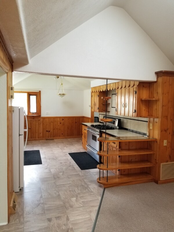 Building Photo - 1481 Chicago Creek Rd