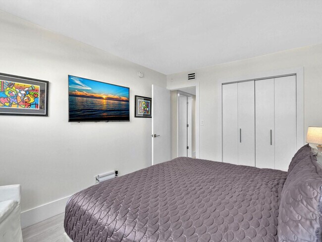 Building Photo - 1421 S Ocean Blvd