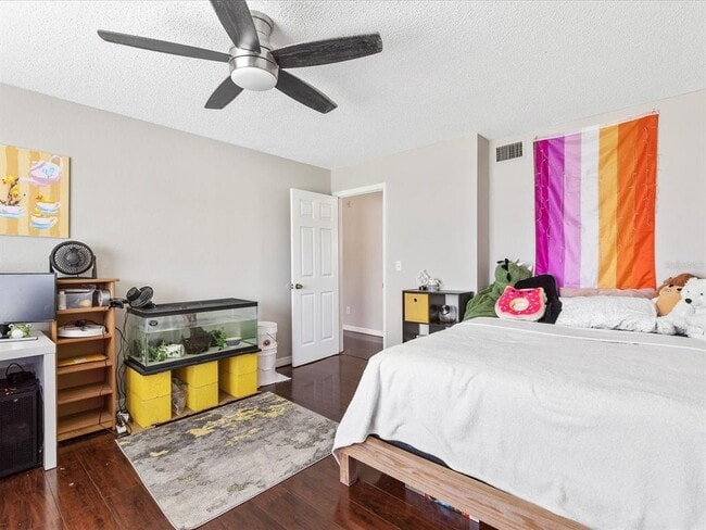 Building Photo - 2550 N Alafaya Trail