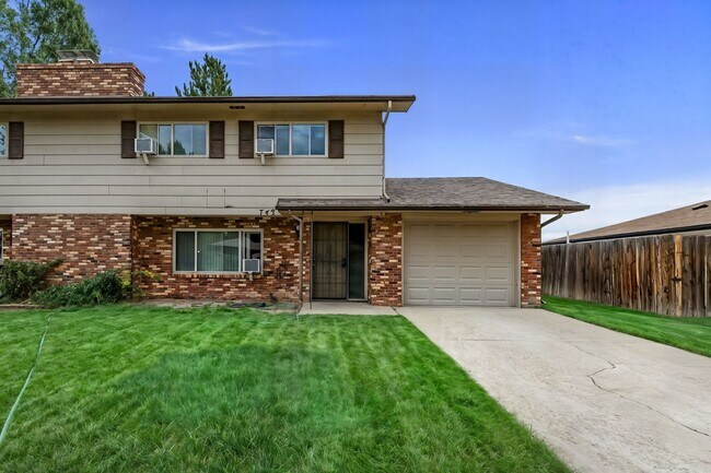 Building Photo - 745 Nyssa Dr