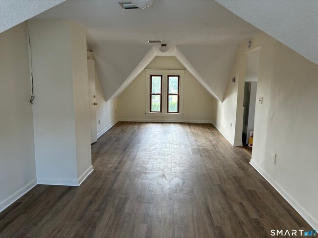 Building Photo - 1310 Stanley St