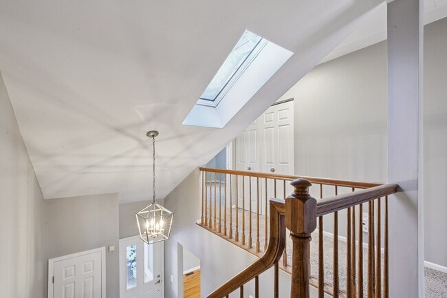 Building Photo - 13 Eton Ct