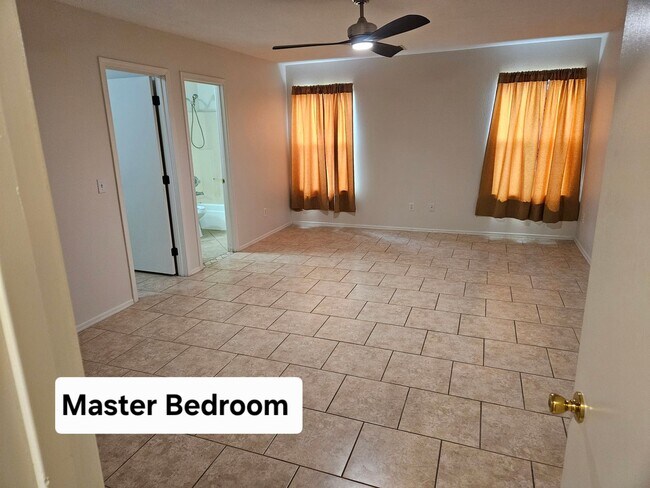 Building Photo - Mirador Estates (Lindsay & Warner) 3 bed 2 bath single level