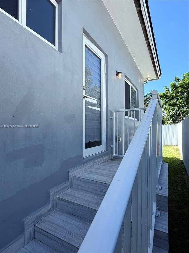 Building Photo - 3341 NW 18th Terrace