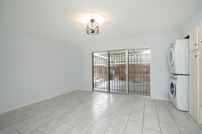 Building Photo - 8202 Fondren Rd