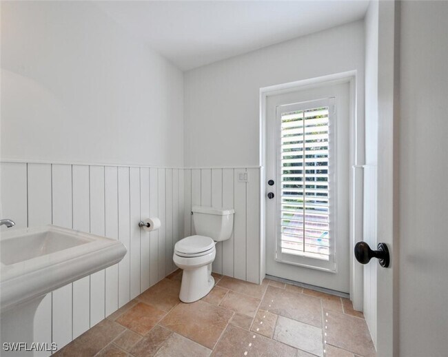 Building Photo - 508 Devils Ln