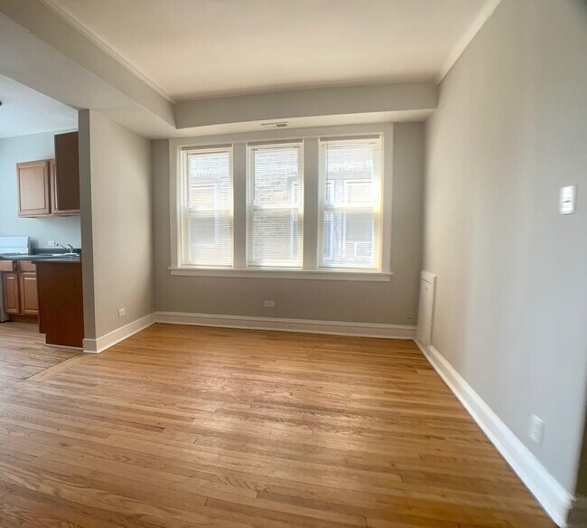 Building Photo - 1101 N Avers Ave