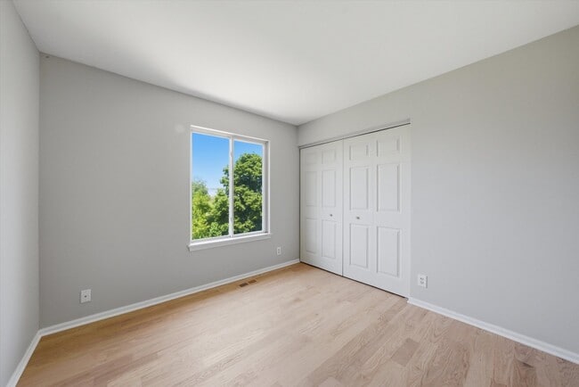 Building Photo - 21854 W Kentwood Dr