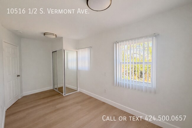 Building Photo - 10516 1/2 S. Vermont Ave.-