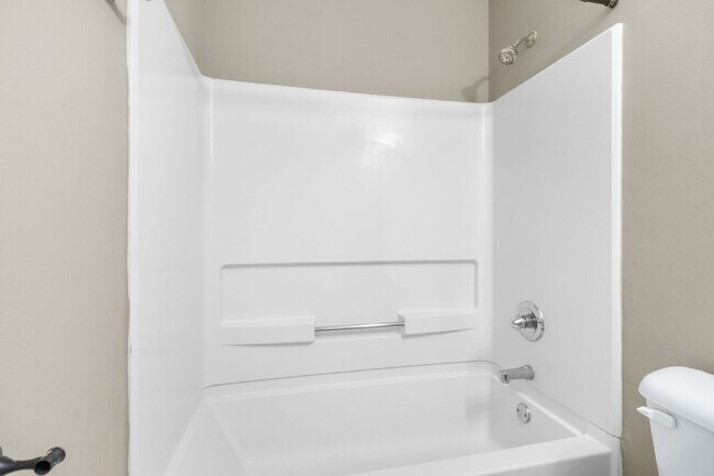 Building Photo - Cozy Timberwood Dr