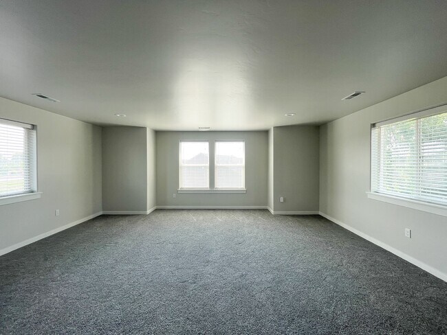 Building Photo - 11473 Baserri Dr