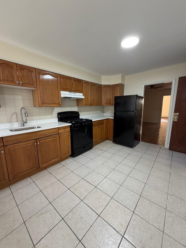 Building Photo - 88 Vroom St