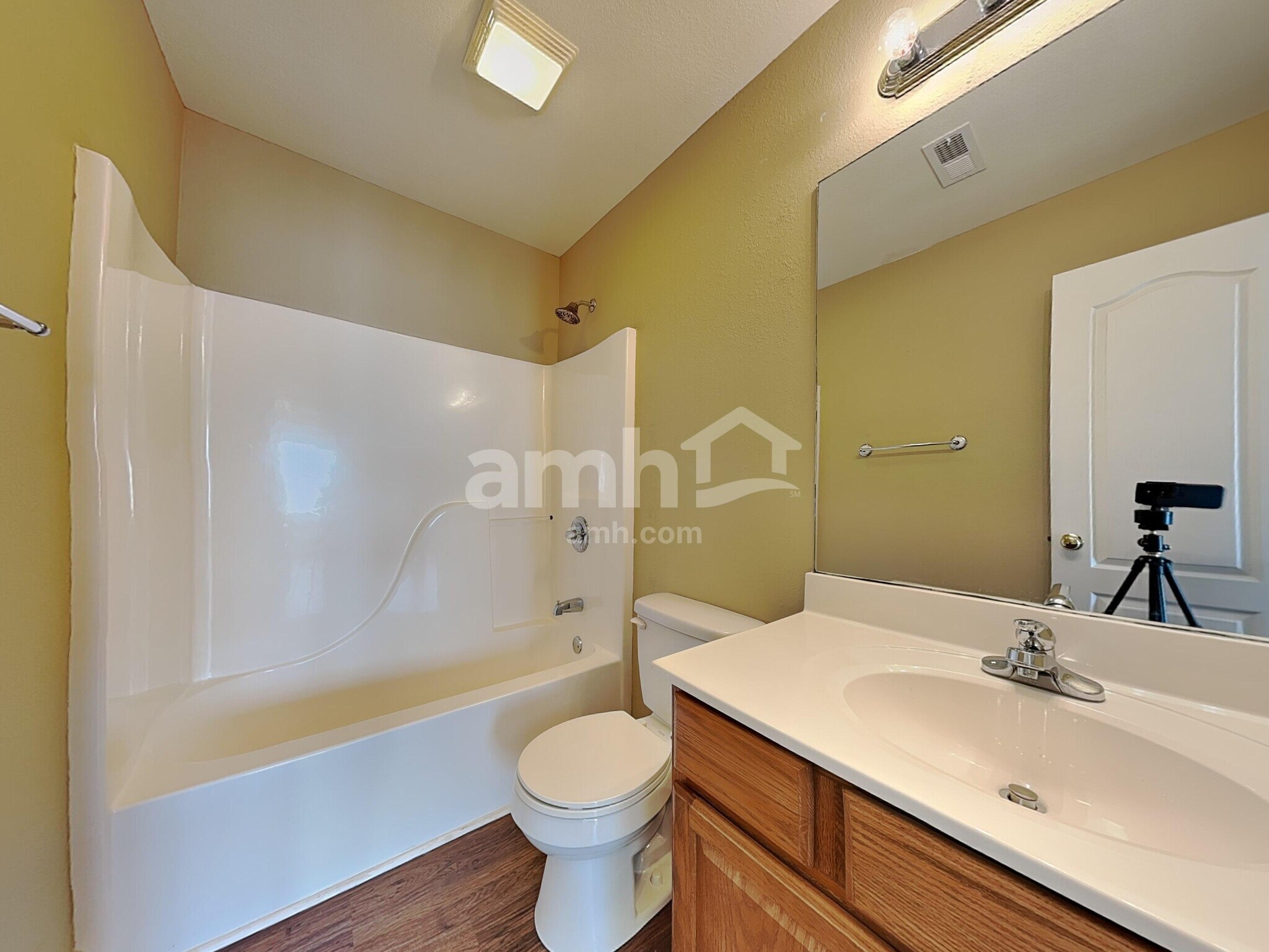 Building Photo - 4635 Aylesbury Dr