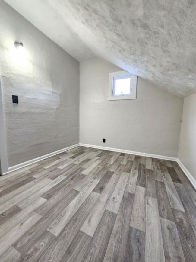 Building Photo - Updated 2 Bedroom (with flex/office space), 2.5 Bath Home with Attached Garage – $1,695/Month