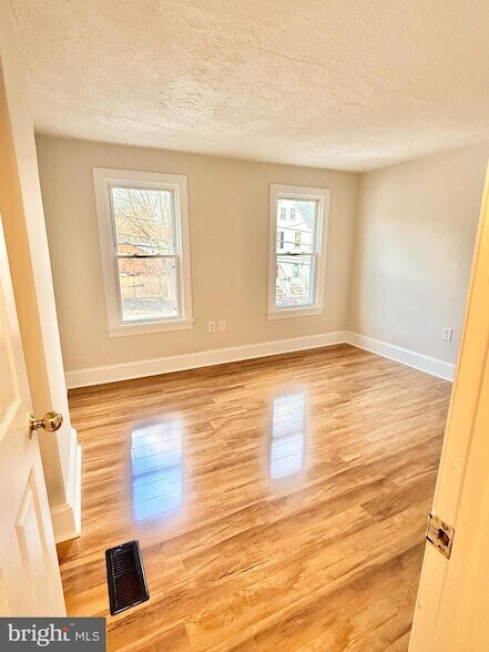 Building Photo - 666 Jefferson Ave