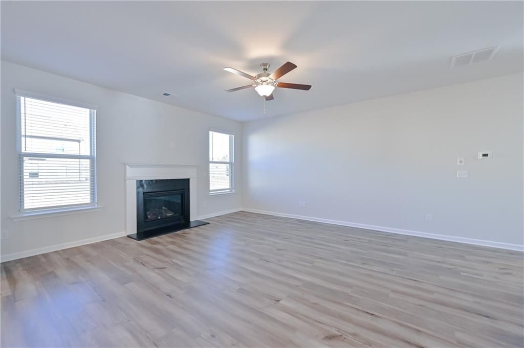 Building Photo - 303 Eleanora Xing