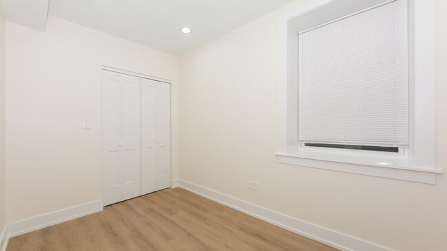 Building Photo - 2036 N Hoyne Ave