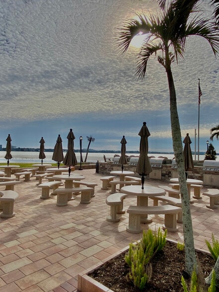 Grill Area with Beach Seating - 830 S Gulfview Blvd