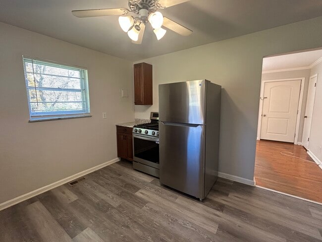 Building Photo - 4090 Old Vincennes Rd