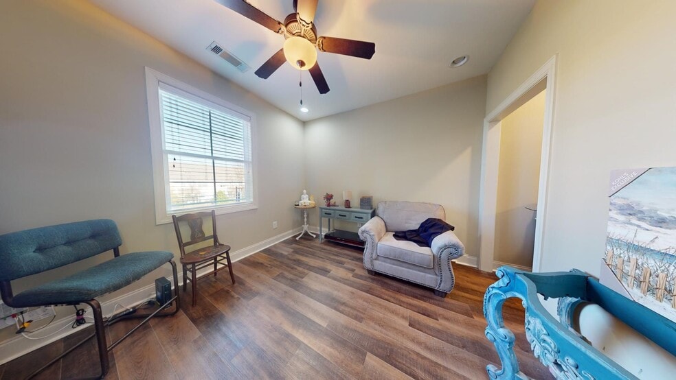 Building Photo - 3855 Academy Dr