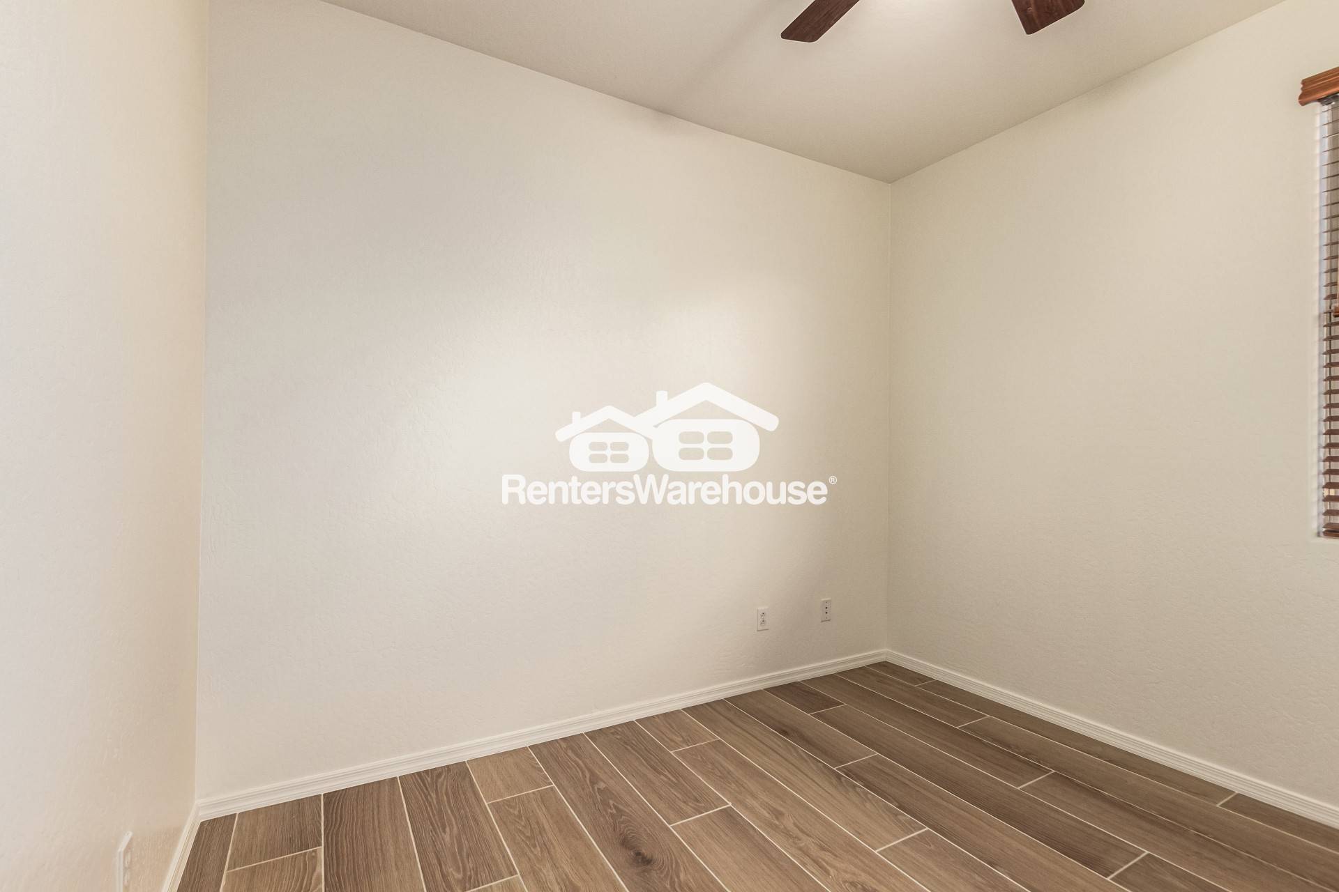 Building Photo - 12018 W Vernon Ave