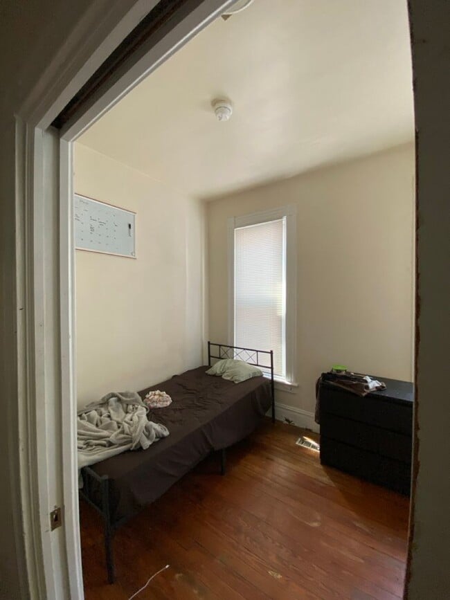 Building Photo - 312 S Pine St