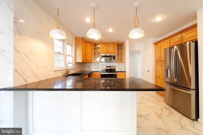 Building Photo - 3244 Titanic Dr