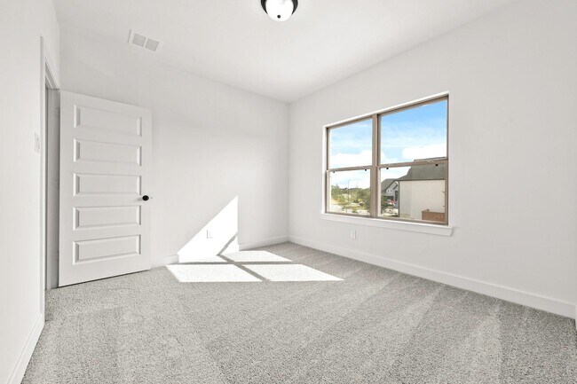 Building Photo - 24834 White Alder Wy