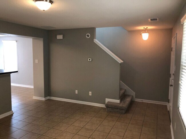 Building Photo - 131 Rush Haven