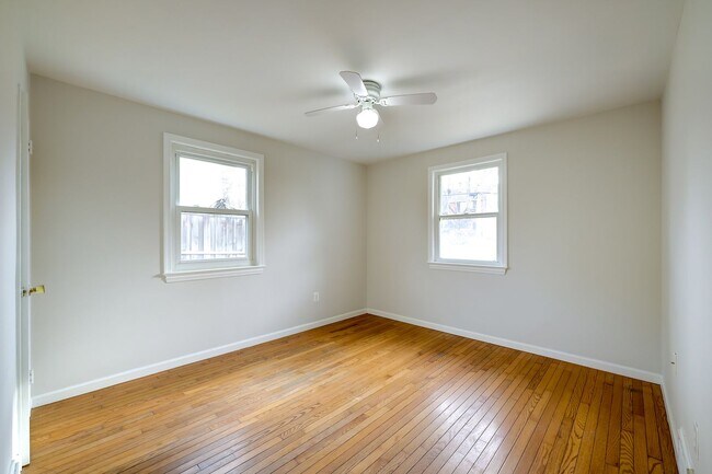 Building Photo - Charming 3BR Home with Fenced Backyard & Patio in Silver Spring