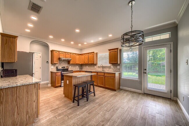 Building Photo - OFFERING 50% OFF THE 1ST MONTH'S RENT