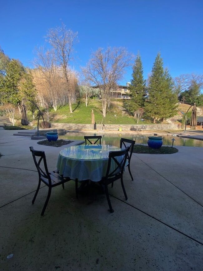 Building Photo - Beautiful 2 Bedroom/2 Bathroom Home with a Great Room, Fireplace and access to shared swimming pool