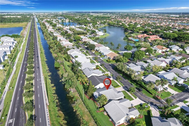 Building Photo - 2730 SE 7th Pl