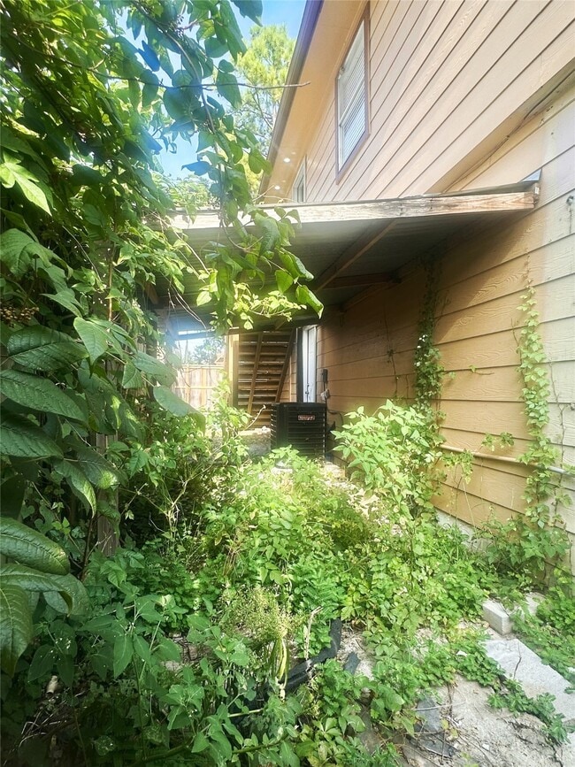 Building Photo - 11130 Hanning Ln