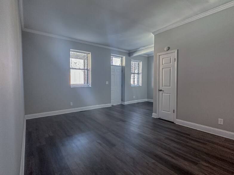 Building Photo - 5157 Waterman Blvd